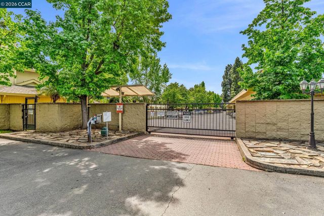 2827 Monument Blvd 21, Concord, CA 94520