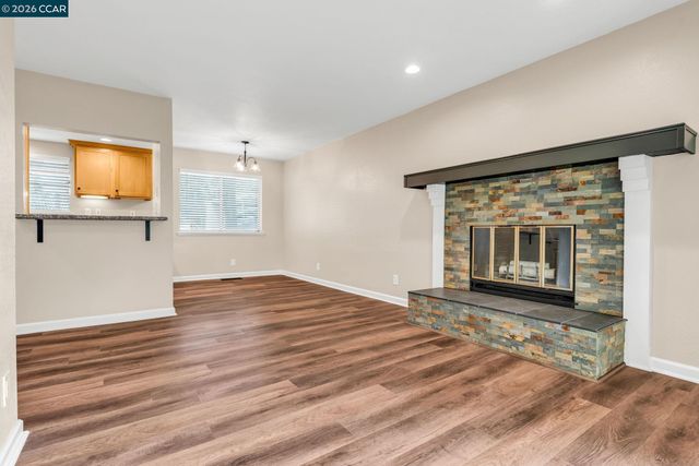 2827 Monument Blvd 21, Concord, CA 94520