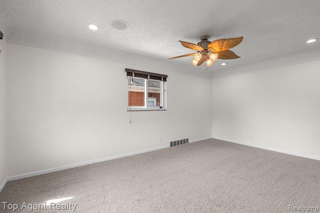 18027 Curtain Avenue, Eastpointe, MI 48021