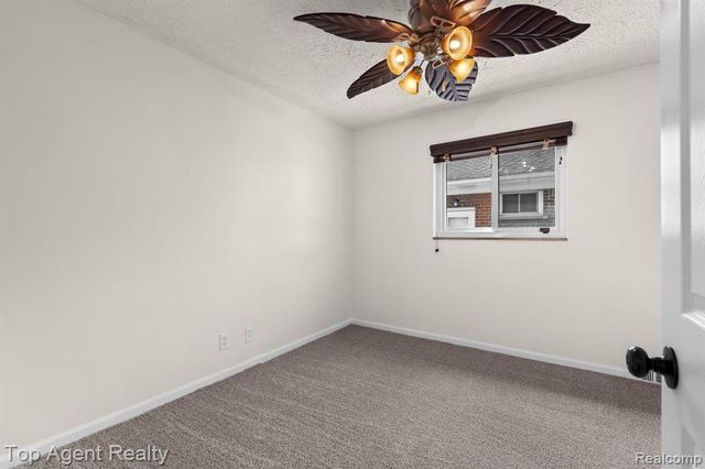 18027 Curtain Avenue, Eastpointe, MI 48021