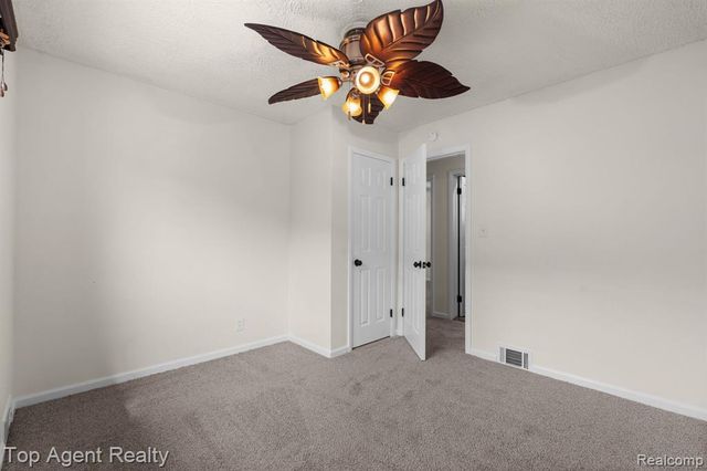 18027 Curtain Avenue, Eastpointe, MI 48021