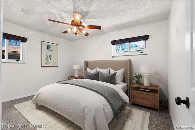 18027 Curtain Avenue, Eastpointe, MI 48021