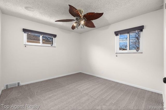 18027 Curtain Avenue, Eastpointe, MI 48021