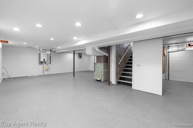 18027 Curtain Avenue, Eastpointe, MI 48021