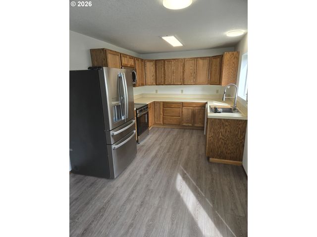 316 N HIGHWAY 101, Rockaway Beach, OR 97136