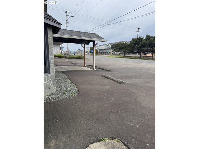 316 N HIGHWAY 101, Rockaway Beach, OR 97136
