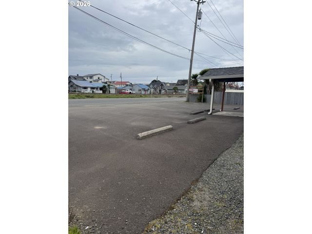 316 N HIGHWAY 101, Rockaway Beach, OR 97136