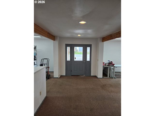 316 N HIGHWAY 101, Rockaway Beach, OR 97136