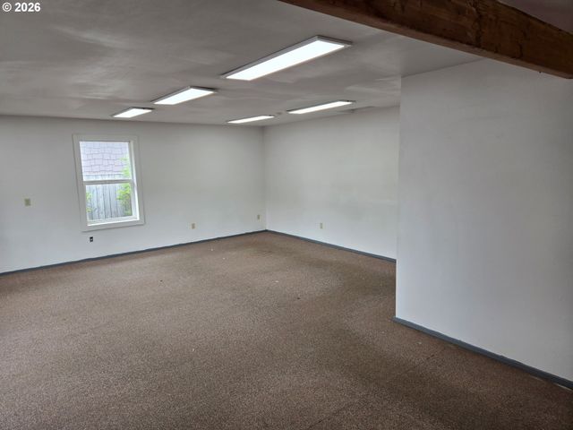 316 N HIGHWAY 101, Rockaway Beach, OR 97136