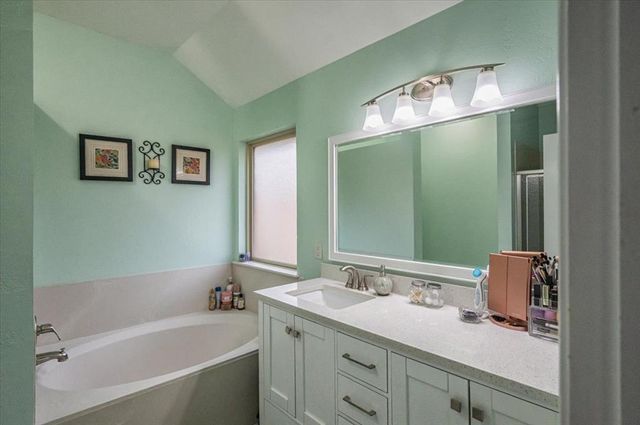 1160 Partridge Place, Choctaw, OK 73020