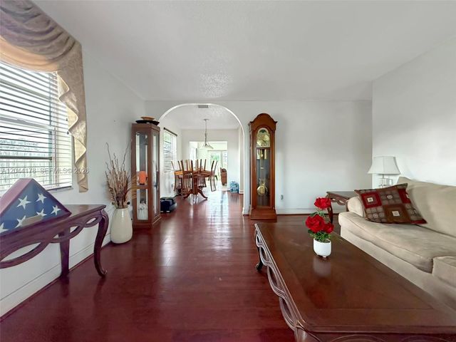 19411 SW 117th Ave, Miami, FL 33177