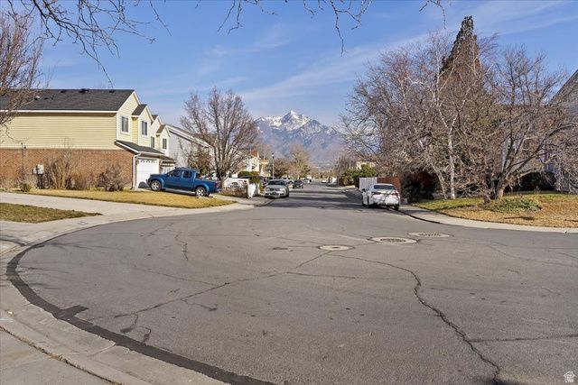 9114 S RIVER RIDGE DR, West Jordan, UT 84088