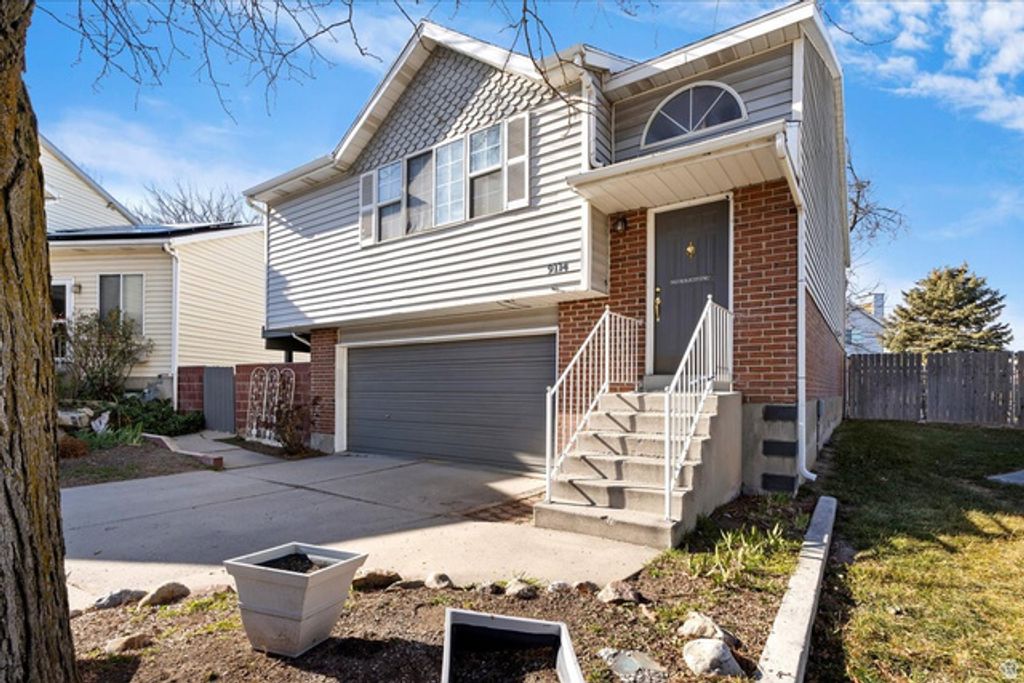 9114 S RIVER RIDGE DR, West Jordan, UT 84088