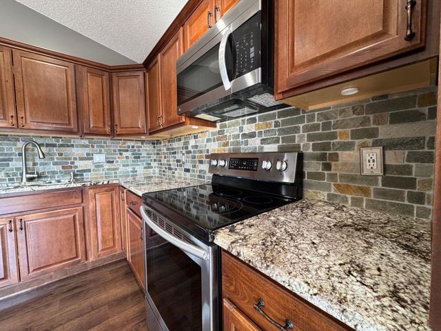 9919 129th Avenue N, Champlin, MN 55316