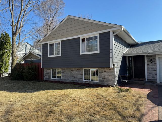 9919 129th Avenue N, Champlin, MN 55316