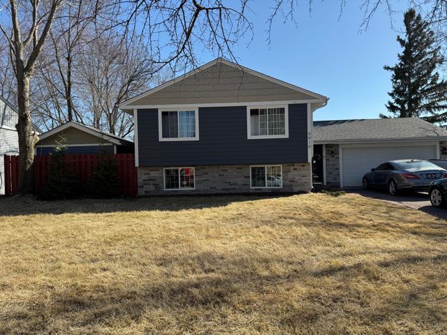 9919 129th Avenue N, Champlin, MN 55316