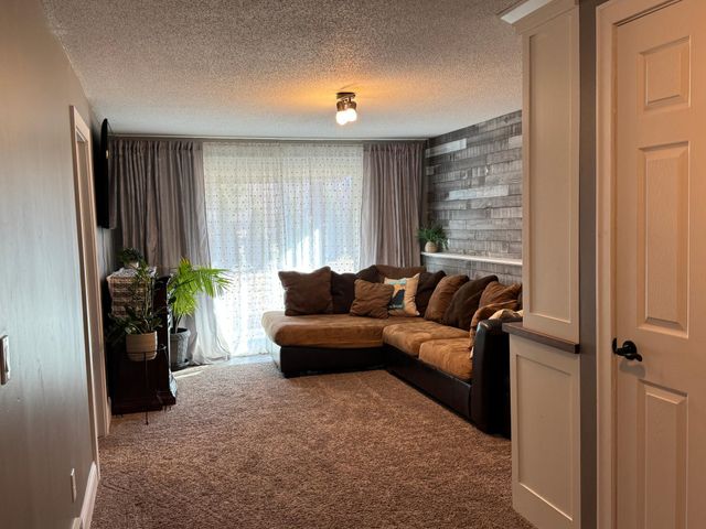 9919 129th Avenue N, Champlin, MN 55316