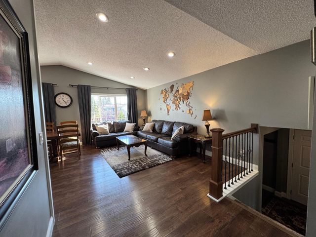 9919 129th Avenue N, Champlin, MN 55316