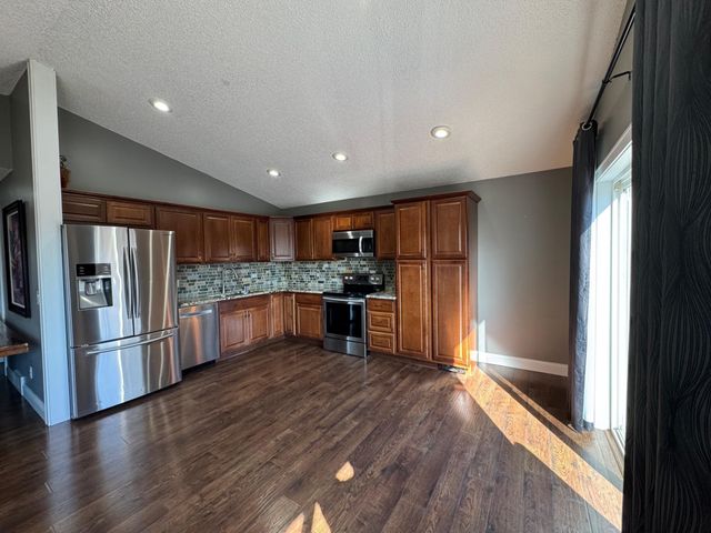 9919 129th Avenue N, Champlin, MN 55316