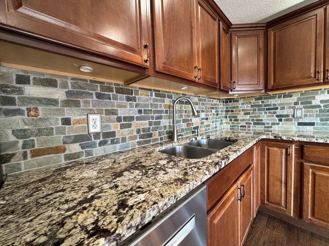 9919 129th Avenue N, Champlin, MN 55316