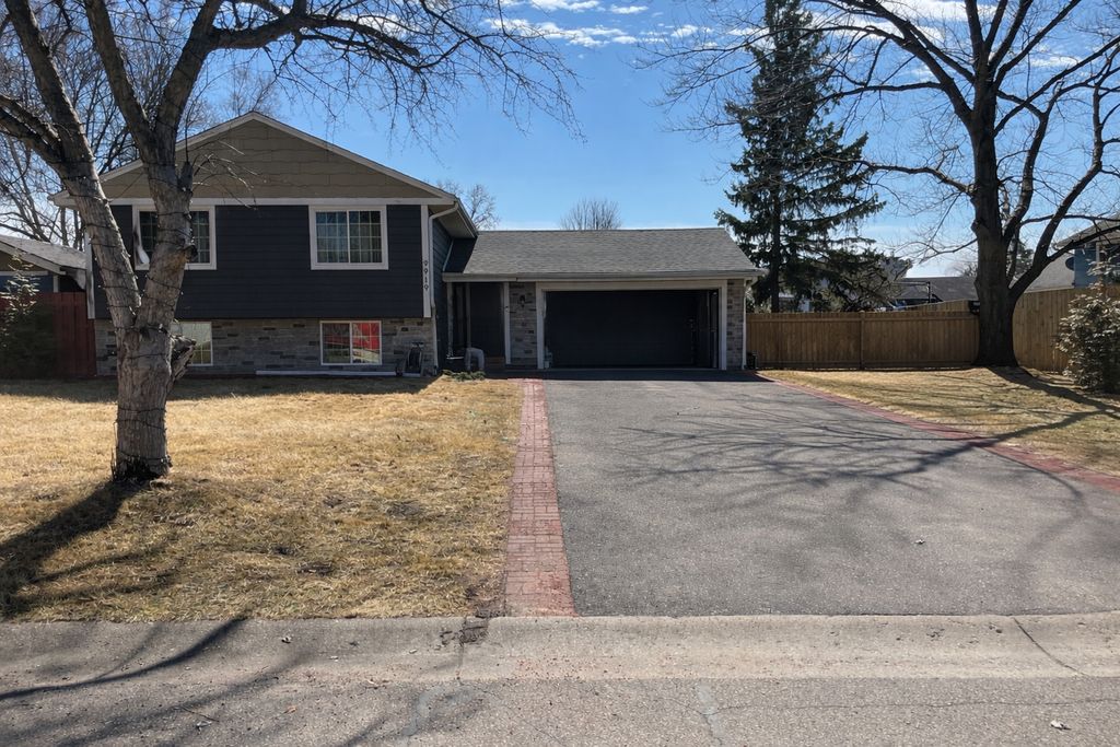 9919 129th Avenue N, Champlin, MN 55316