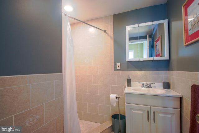 1040 S CLEVELAND ST, Philadelphia, PA 19146