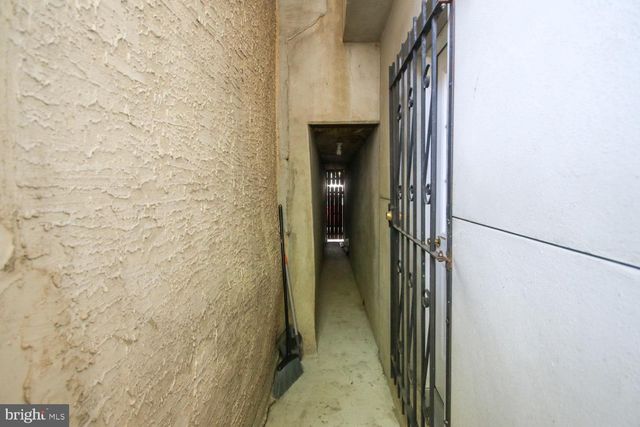 1040 S CLEVELAND ST, Philadelphia, PA 19146