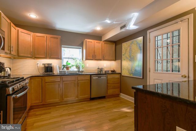 1040 S CLEVELAND ST, Philadelphia, PA 19146