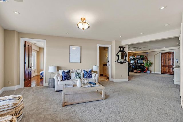 797 Las Olas Dr, Aptos, CA 95003