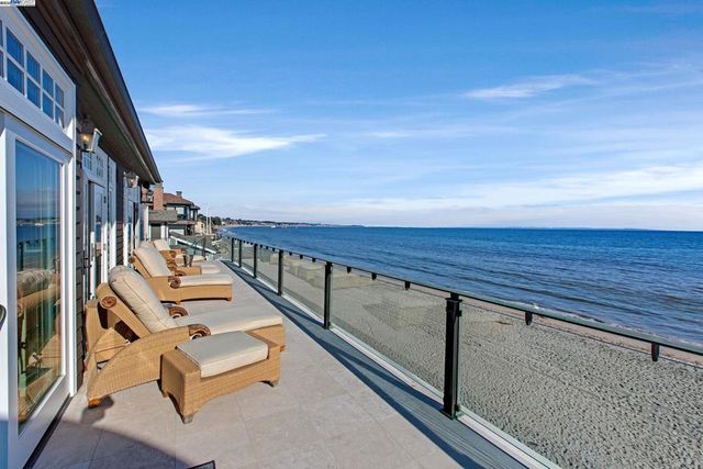 797 Las Olas Dr, Aptos, CA 95003