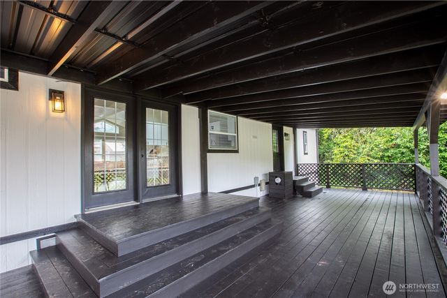 813 Nisqually Park Drive SE, Olympia, WA 98513