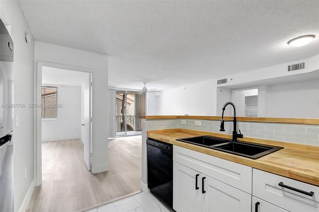 7808 Sonoma Springs Cir 204, Lake Worth, FL 33463