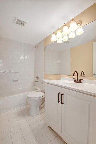 7808 Sonoma Springs Cir 204, Lake Worth, FL 33463