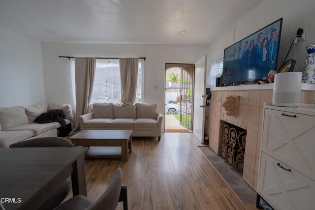 557 561 N North Olive Street Street, Ventura, CA 93001