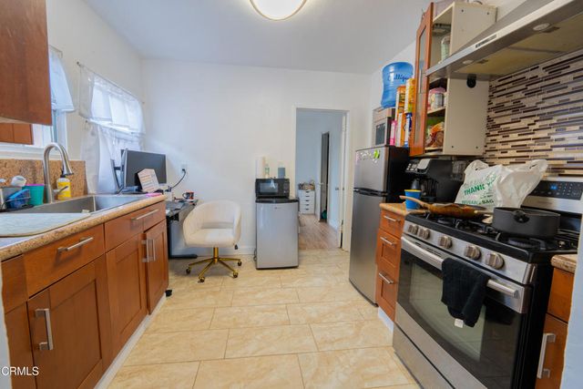 557 561 N North Olive Street Street, Ventura, CA 93001