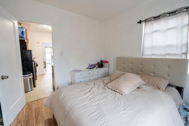 557 561 N North Olive Street Street, Ventura, CA 93001