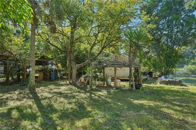 2010 Jung BLVD E, Naples, FL 34120