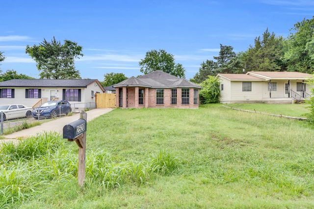 2520 Fatima Avenue, Dallas, TX 75241