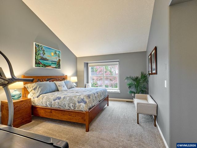 219 Ames Ct, Silverton, OR 97381