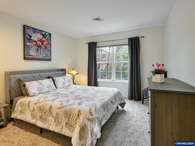 219 Ames Ct, Silverton, OR 97381