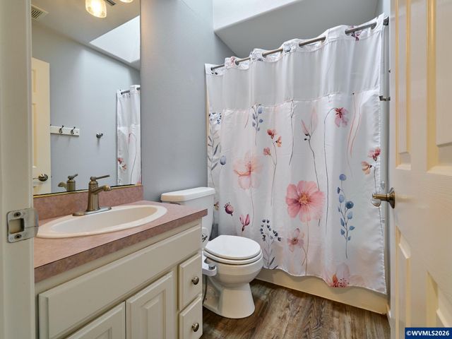 219 Ames Ct, Silverton, OR 97381