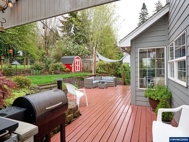 219 Ames Ct, Silverton, OR 97381