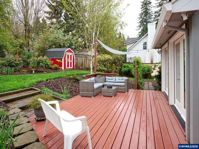 219 Ames Ct, Silverton, OR 97381