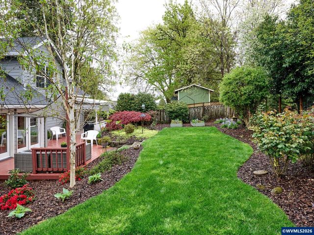 219 Ames Ct, Silverton, OR 97381