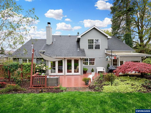 219 Ames Ct, Silverton, OR 97381