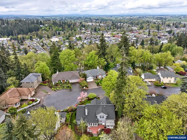 219 Ames Ct, Silverton, OR 97381