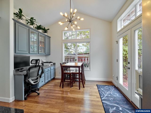 219 Ames Ct, Silverton, OR 97381
