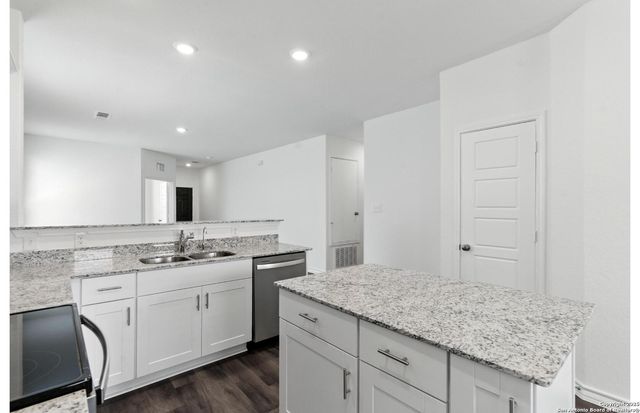 925 Heartseed Avenue, New Braunfels, TX 78130