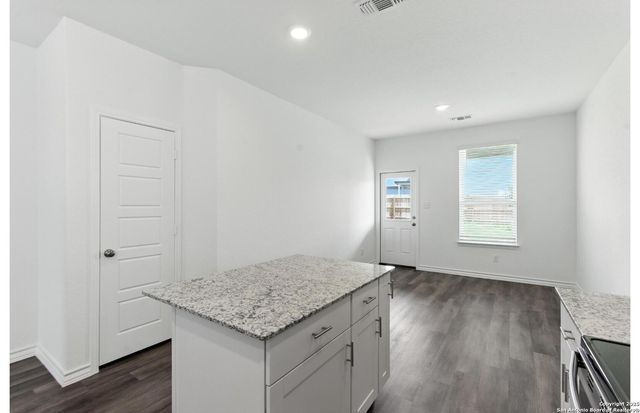925 Heartseed Avenue, New Braunfels, TX 78130