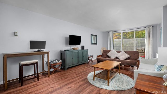 20 Old Mamaroneck Road 2D, White Plains, NY 10605